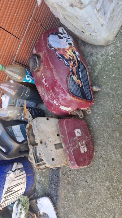 Резервоар и странични кутии за Ява