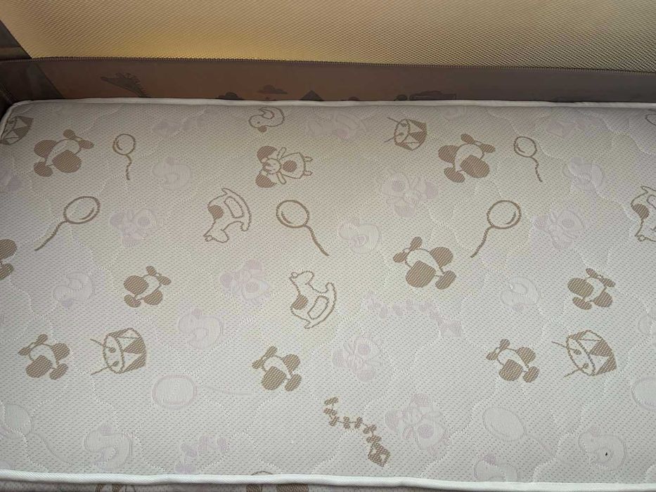 Бебешка кошара - марка Jane с матрак + подарък сгъваем матрак 60x120см