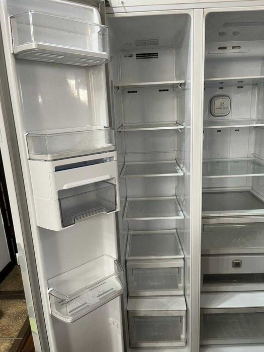 Холодильник LG Door in door