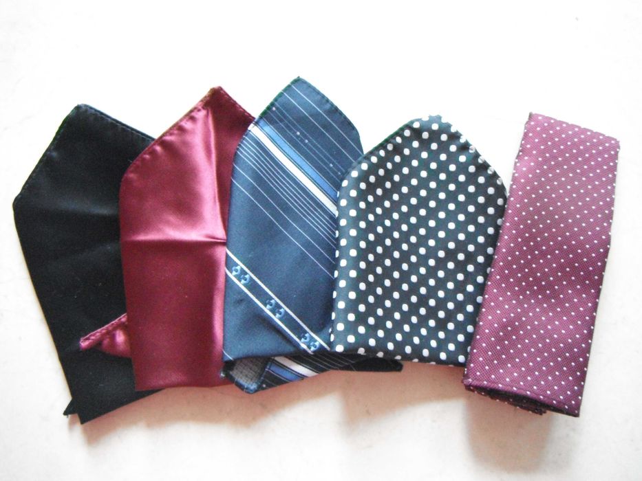 Папийонки, колани, тиранти, кърпички за сако