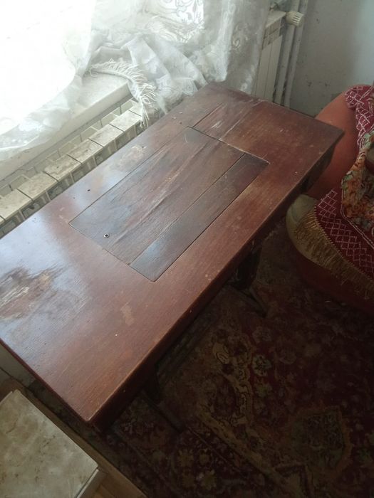 Vând mașina de cusut casnica 300 lei