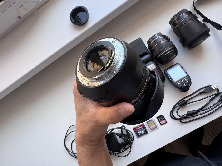Продам фотоаппарат Canon 5D mark4