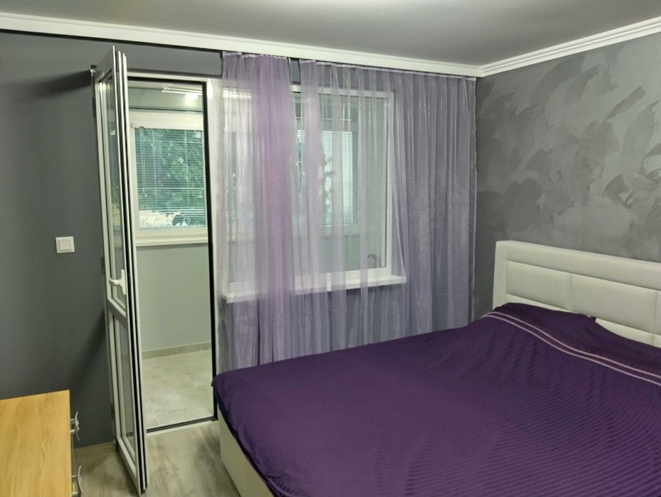 Продава луксозен тристаен апартамент