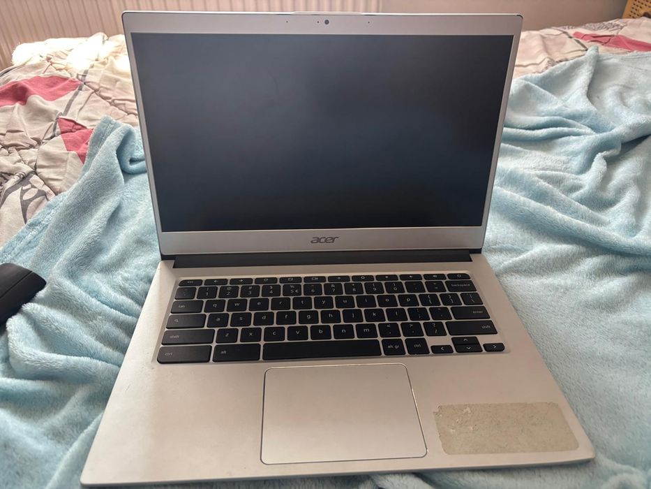 Vând laptop accer