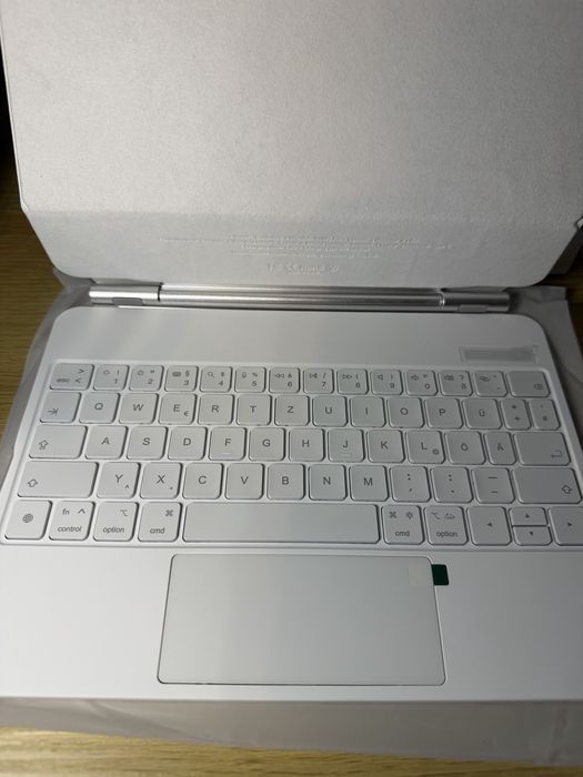 Husă cu Tastatură pentru iPad Pro 11” GOOJODOQ A1901 Bluetooth RGB Touchpad Albă