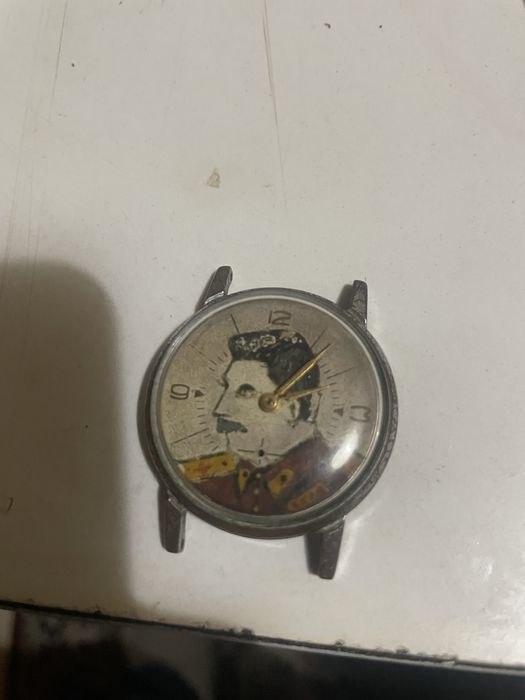 Часовник на Сталин с злантни стрелки