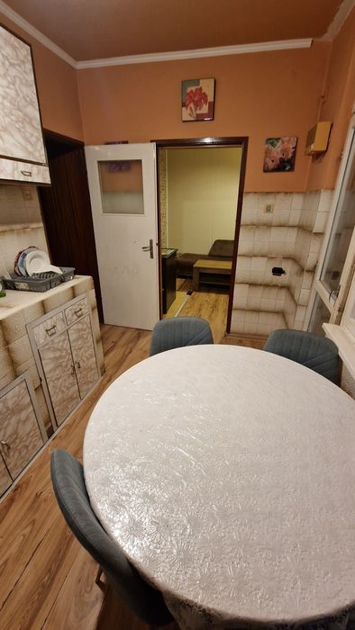 Дава се под наем Четиристаен апартамент в Търговище, Център - 105 кв.м за 249.9 € - Снимка #3