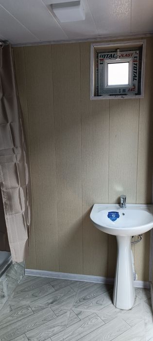 Экотуалет и душевая кабина из контейнера