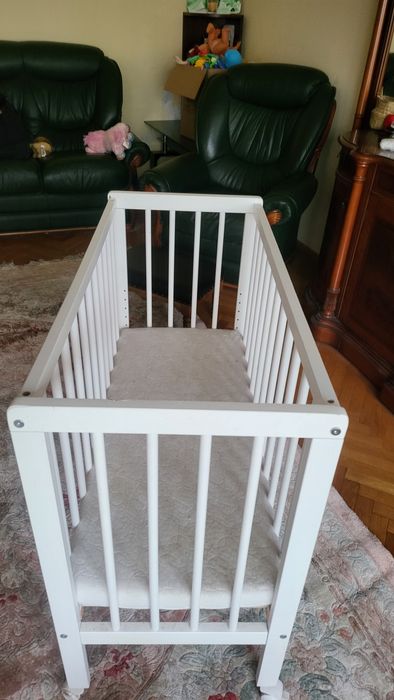 Луксозно запазено детско бебешко дървено легло