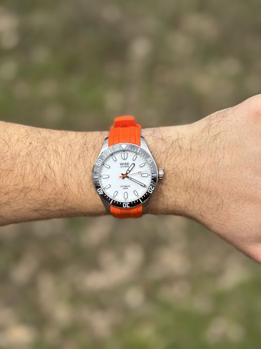 Wise Hitman Full lume nou