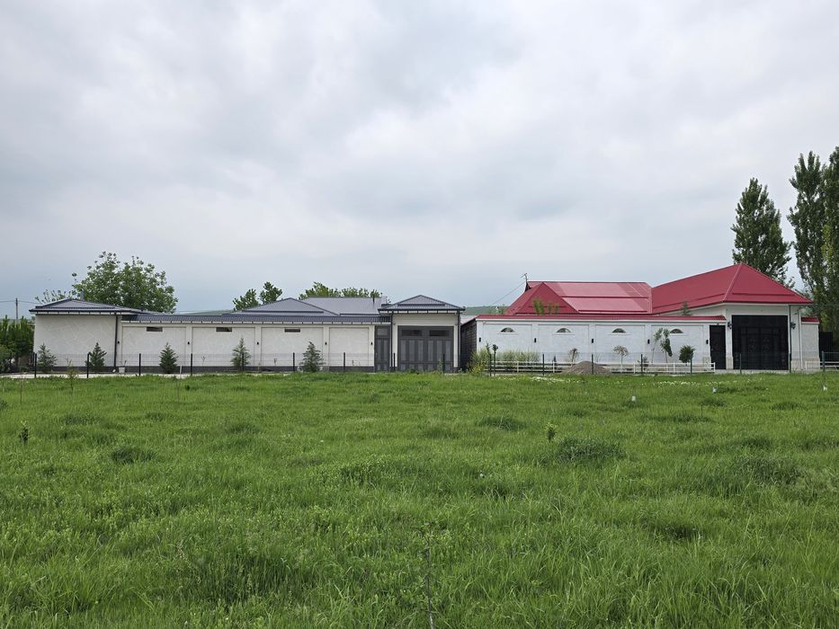 Продаётся загородный дом -дача в Бустонлыкском районе.