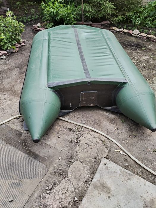 Продам лодку под мотор KOLIBRI срочно