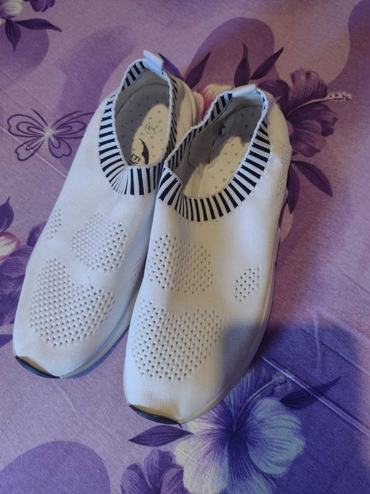 Нови дамски маратонки 39 номер