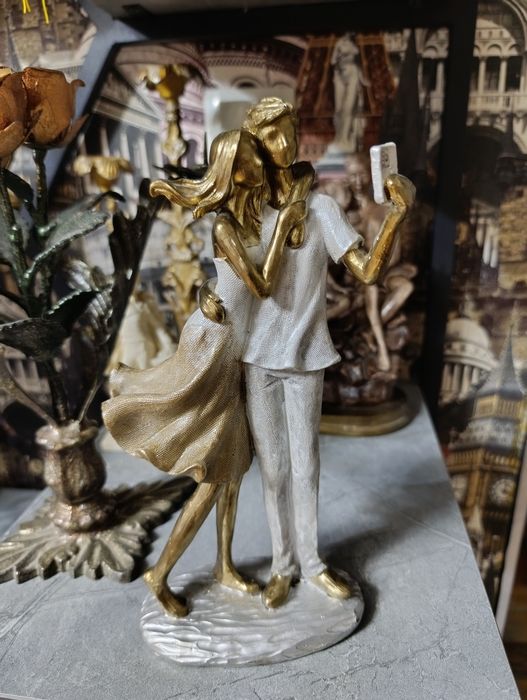 Статуэтки совпласитал продам