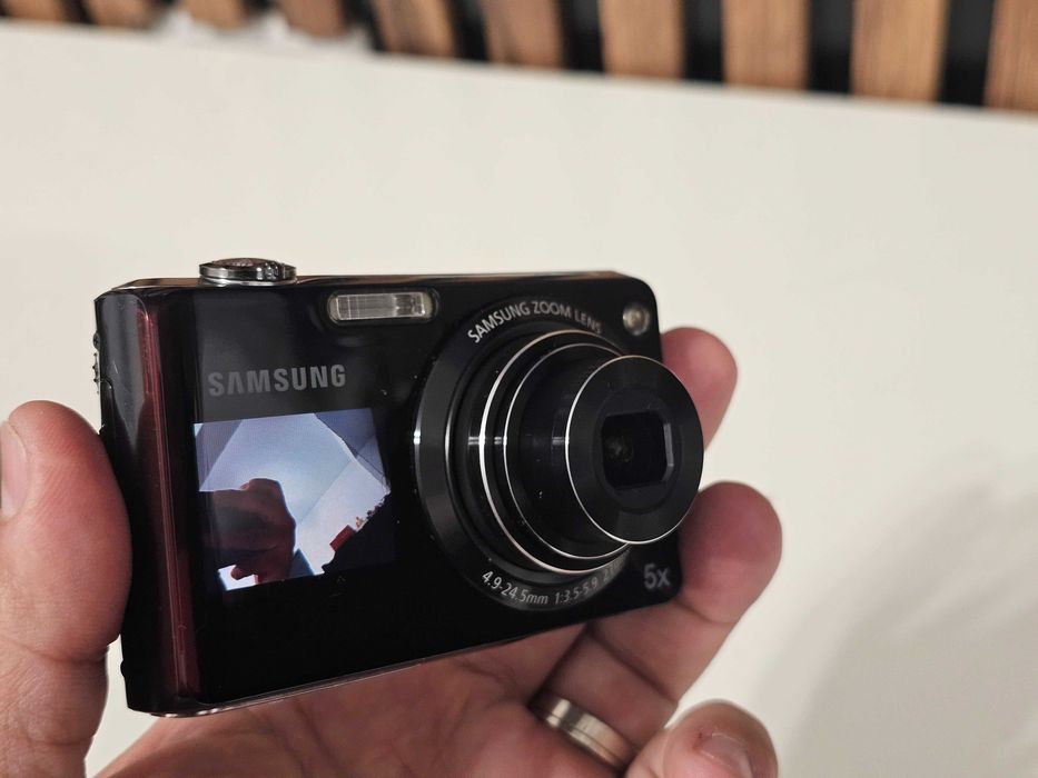 Aparat foto digital compact Samsung PL150 Dual Screen 12.4 MP 5xZoom