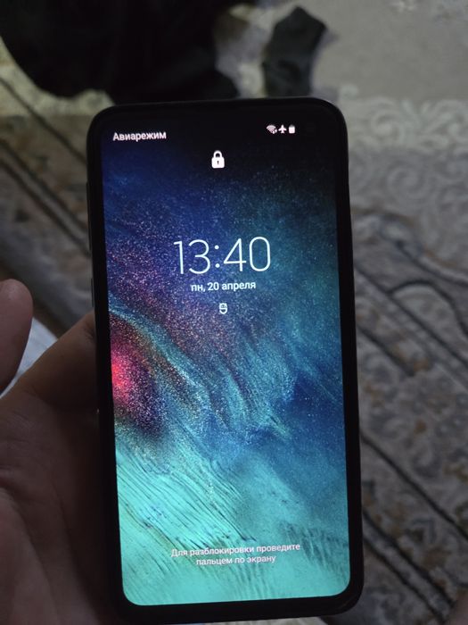 Самсунг           S10e