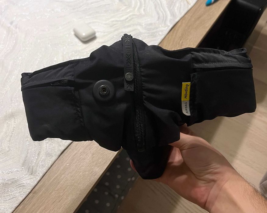 Casca airbag bicicleta Hövding M protectie urbana