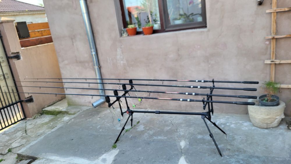 Set Rod pod Carp Expert/4 lansete Master Carp 3.90/4 Avertizoare/4 Swingere Carp Hunter