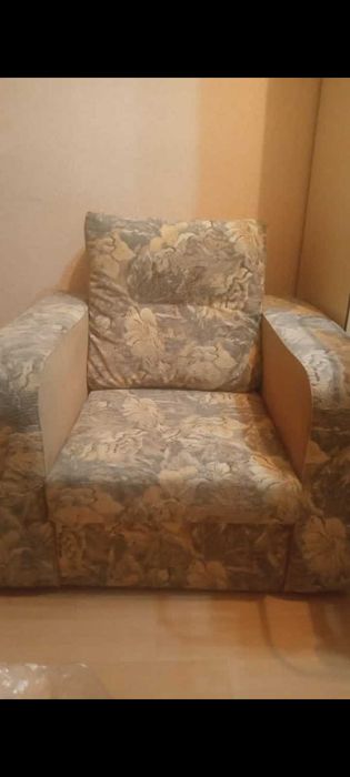 Продам кресло срочно.