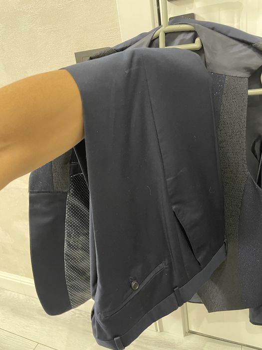 Продам костюм тройка