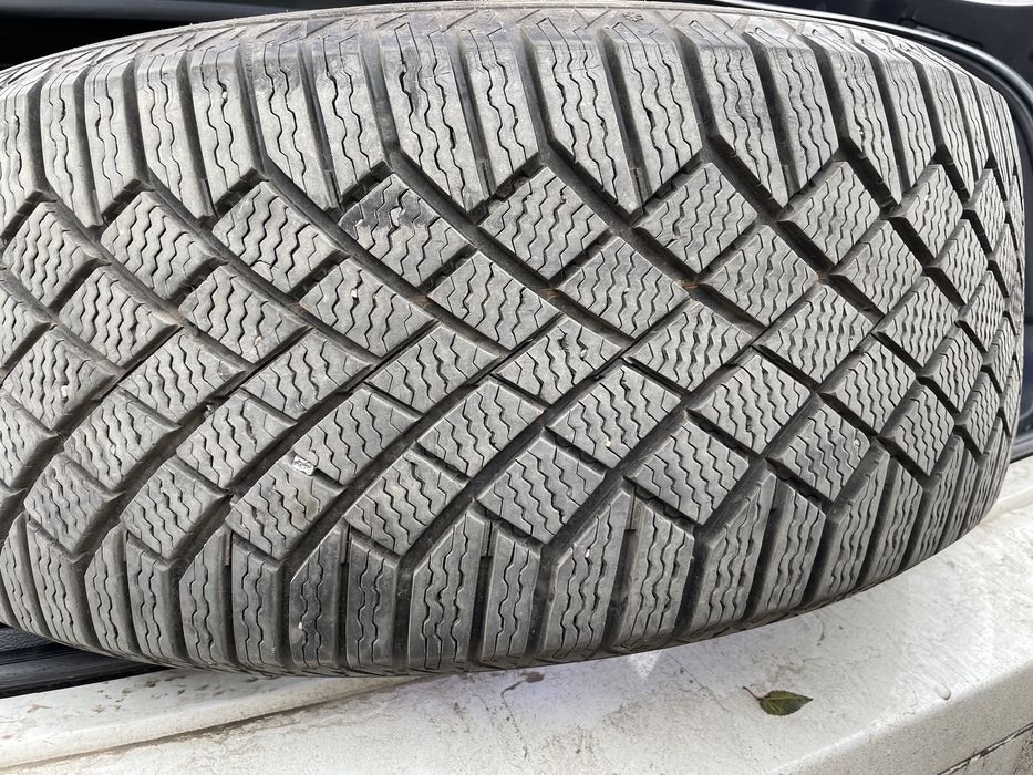 Продам зимнюю резину Continental