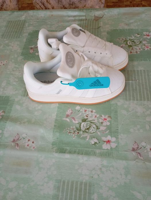 Продам кроссовки