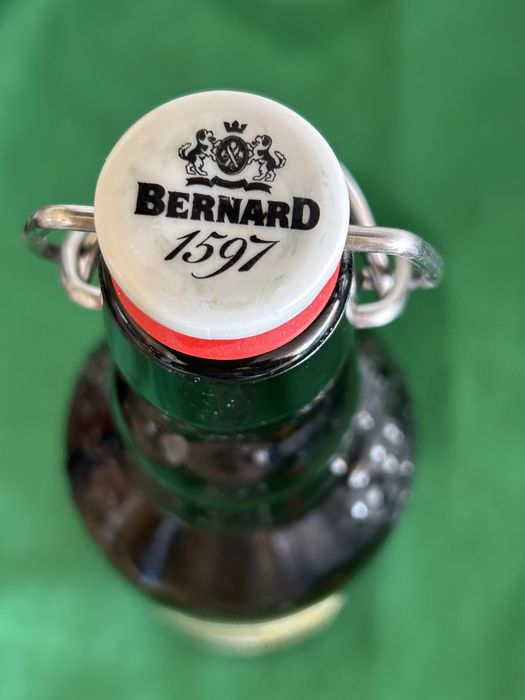 Бутилка с керамична капачка от бира Bernard Бернард 0,5л