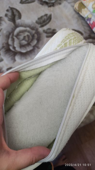 Матрас в детскую кровать.