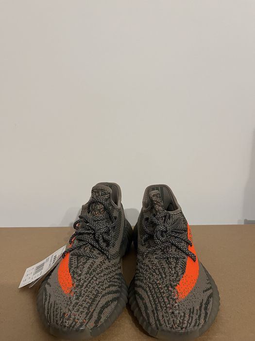 papuci yezzy.