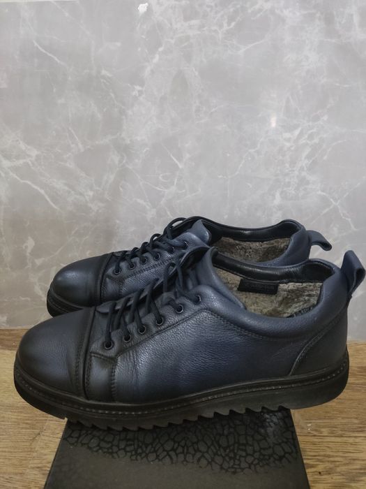 Продам обувь  43размер