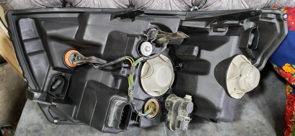 Фары оригинал Лада Веста. Со своего автомобиля.