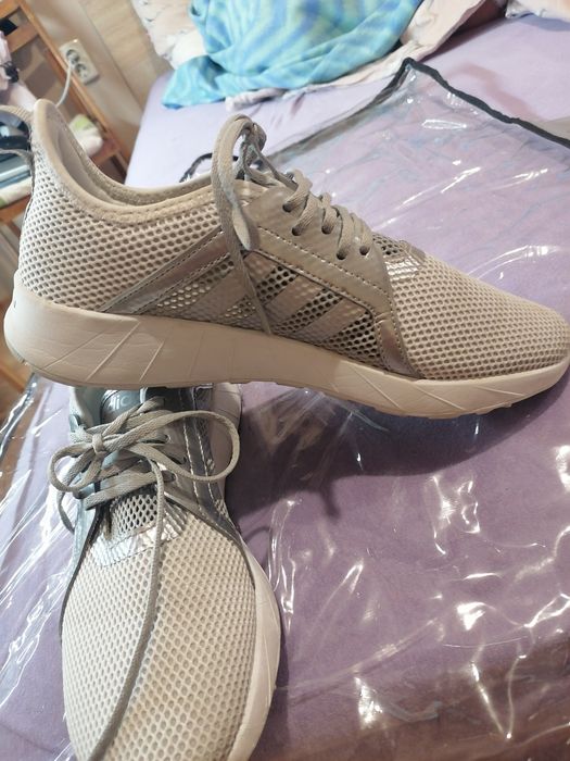 Оригинални дамски маратонки ADIDAS 38 мрежа стелка 24 сиво бял 30 лв