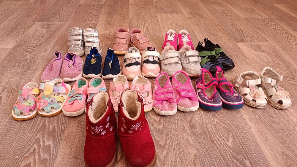 Продам детскую обувь