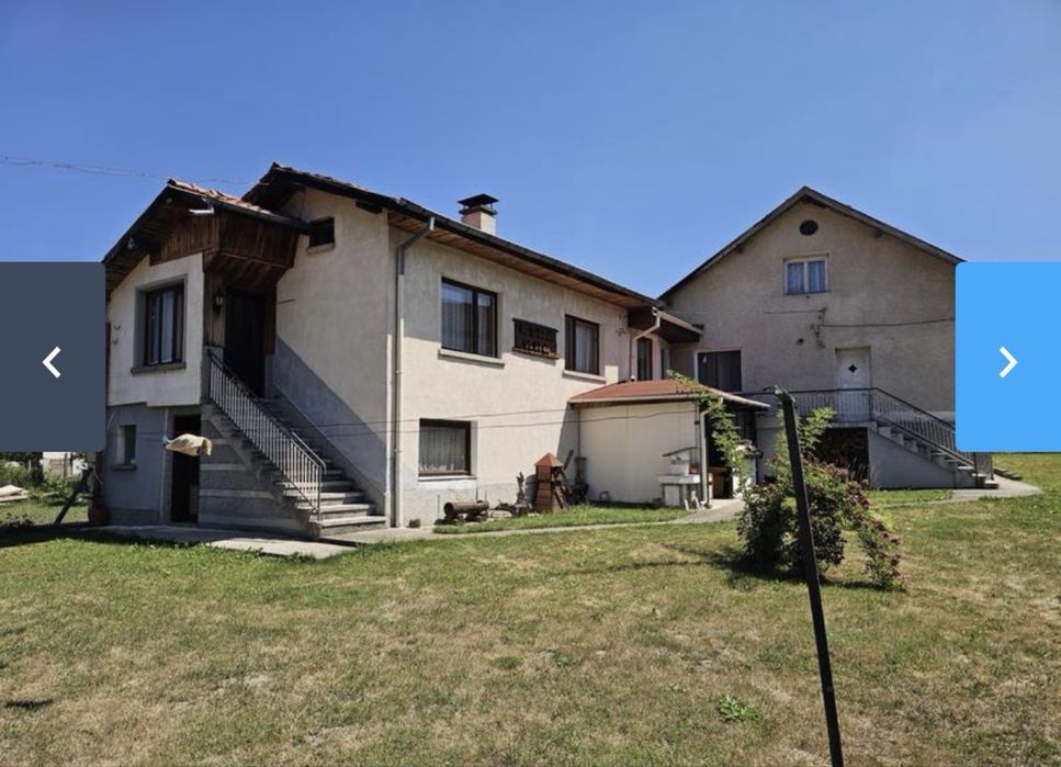 Две къщи с голям двор с. Говедарци