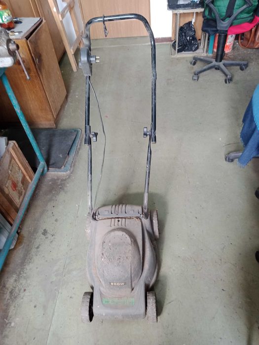 Masina electrica tuns iarba gazon Defecta