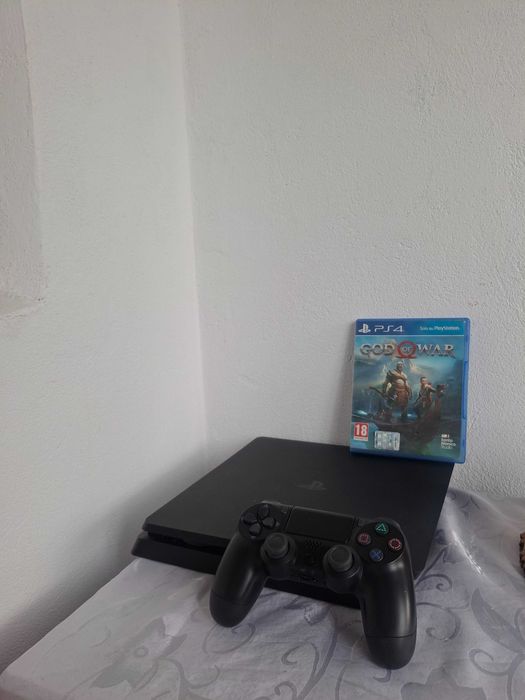 PlayStation 4 slim
