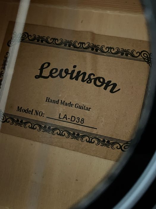 Продам гитару Levinson