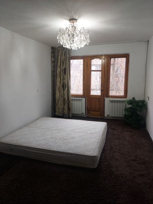 Продам 1а ком 8 микрорайон