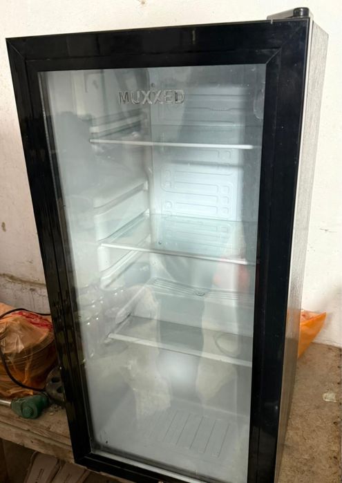 Мини холодильник, витрина холодильная для напитков