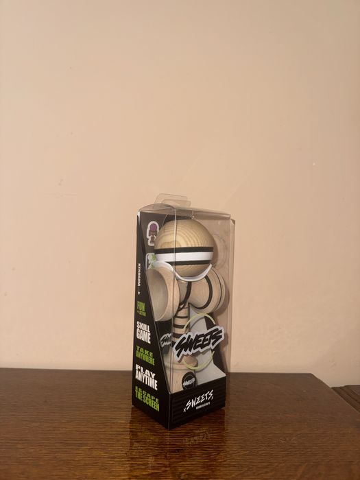 Kendama Sweets Broken Shape Antiskid Matt Jorgenson B&W Noua in Cutie