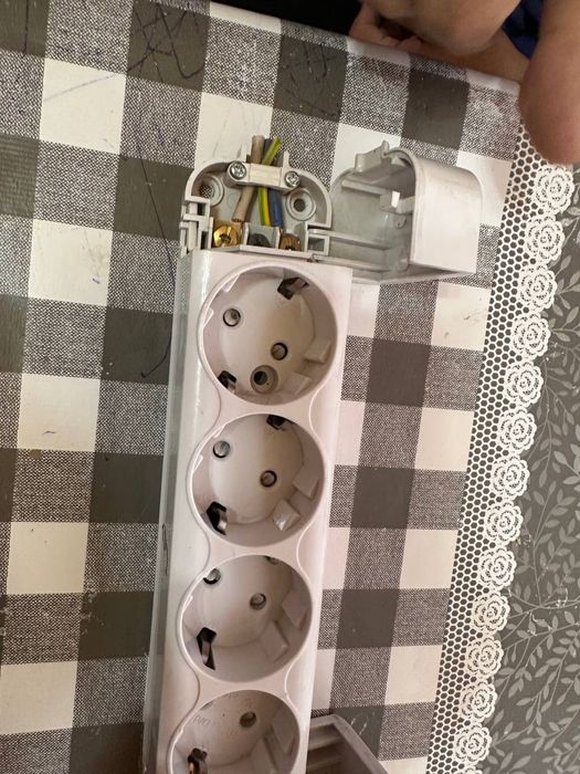 Розетка четверная двухсторонная