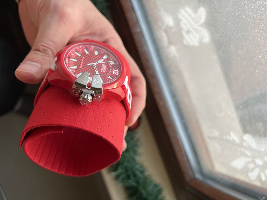 DIESEL мъжки часовник червен