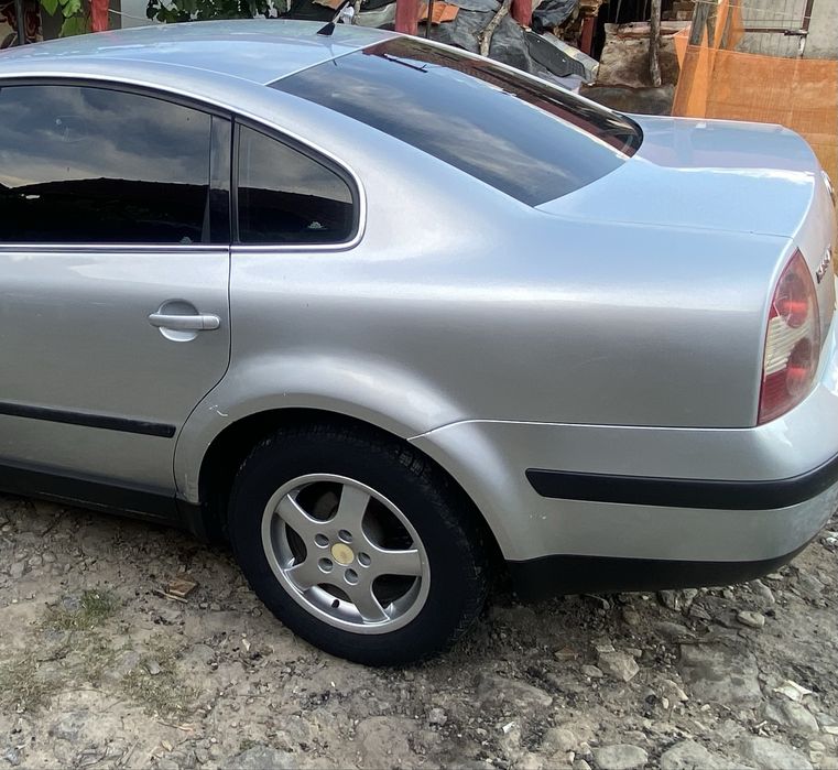 Vand Passat B5.5 1.6 bezina ,toate actele valabile fiscal pe loc