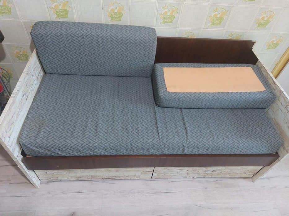 Кухненски диван с две чекмеджета