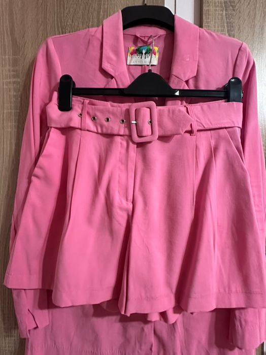 Чисто нов розов комплект - сако с панталонки