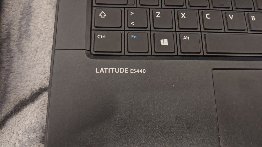 Laptop-uri la pachet