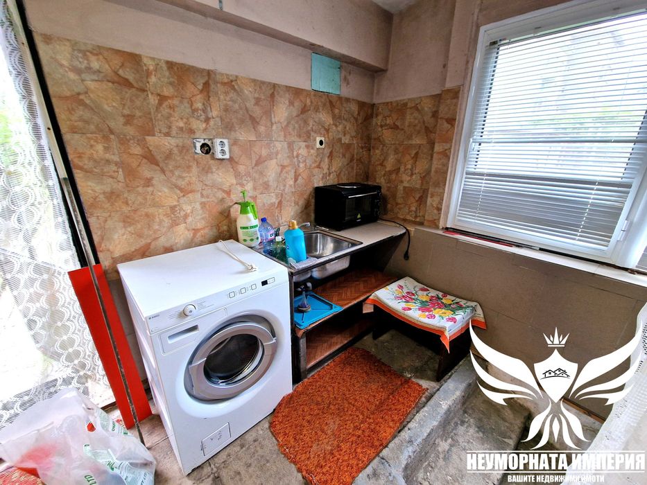 Продавам двустаен 37кв. на партер в гр.Асеновград, кв.Болницата