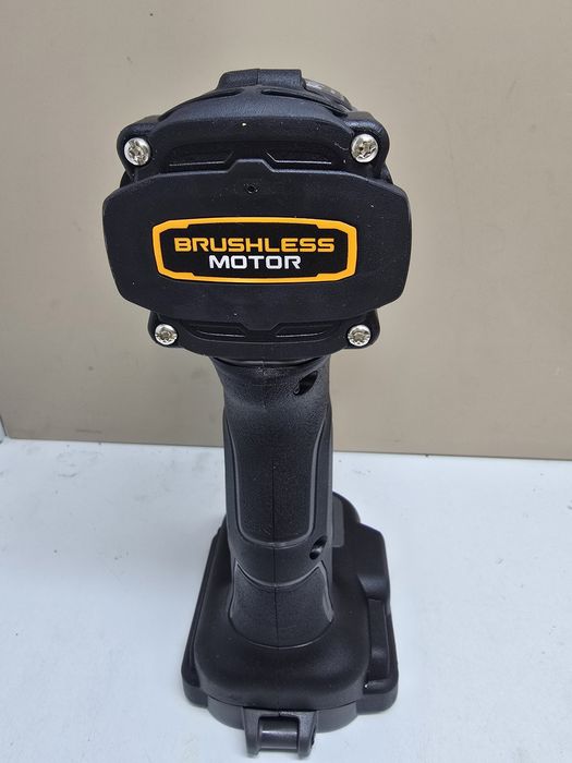 Нов импакт DeWALT DCF85M McLaren F1 Team