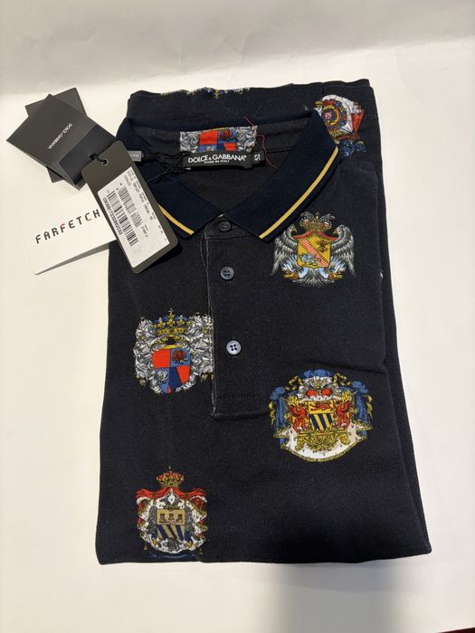 Тениска Dolce& Gabana тъмно синя ,размер 52.Закупена от FARFETCH