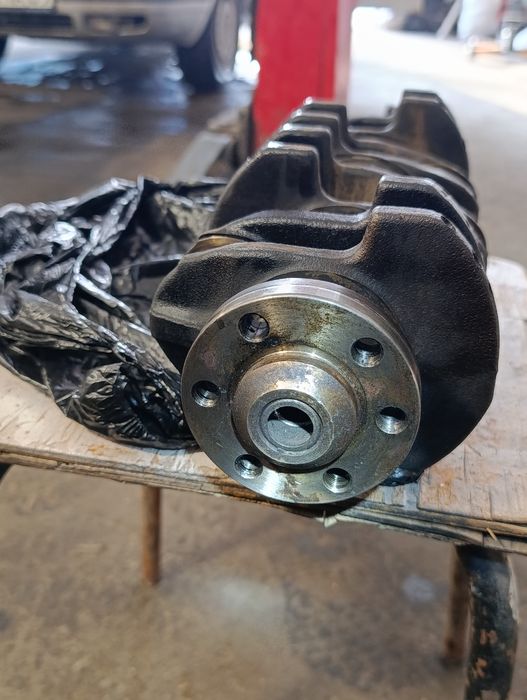 Коленвал на Ауди Б4